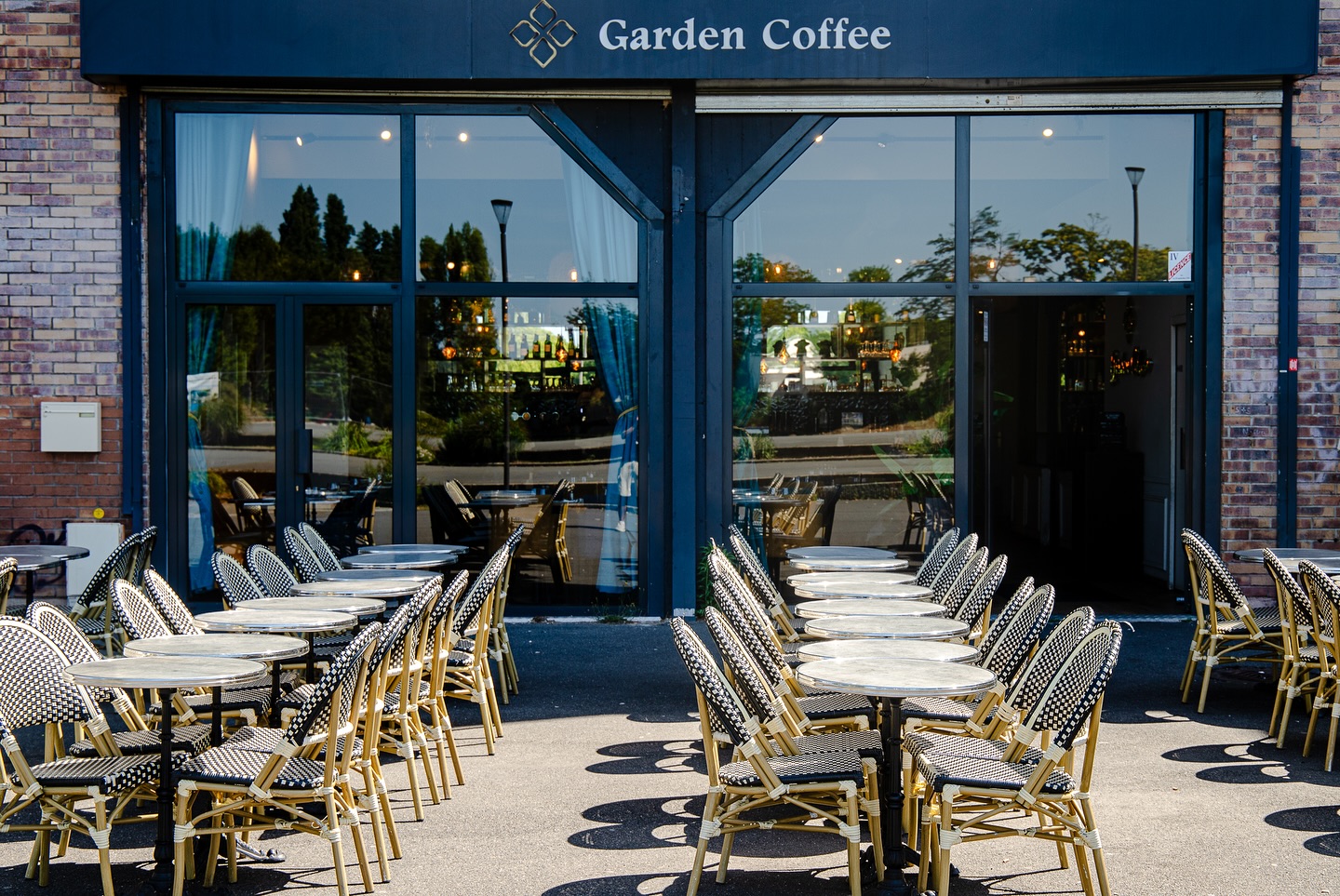 Garden Coffee -Terrasse vue sur l’étang